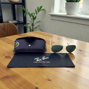 Ray-Ban Aviator Sunglasses with Case